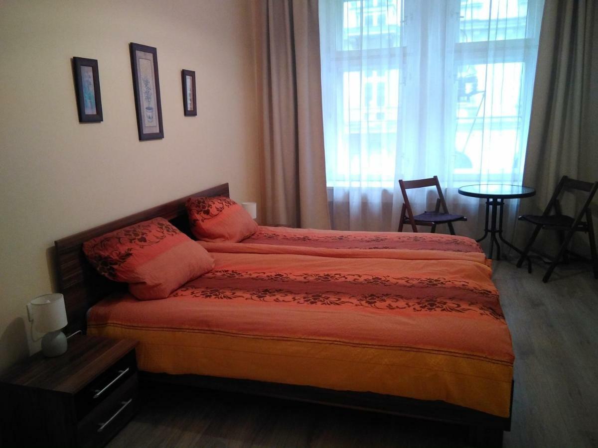 U Andela Appartement Praag Buitenkant foto
